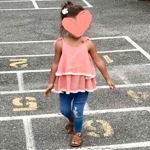 **SOLD** Old Navy Distressed Jegging